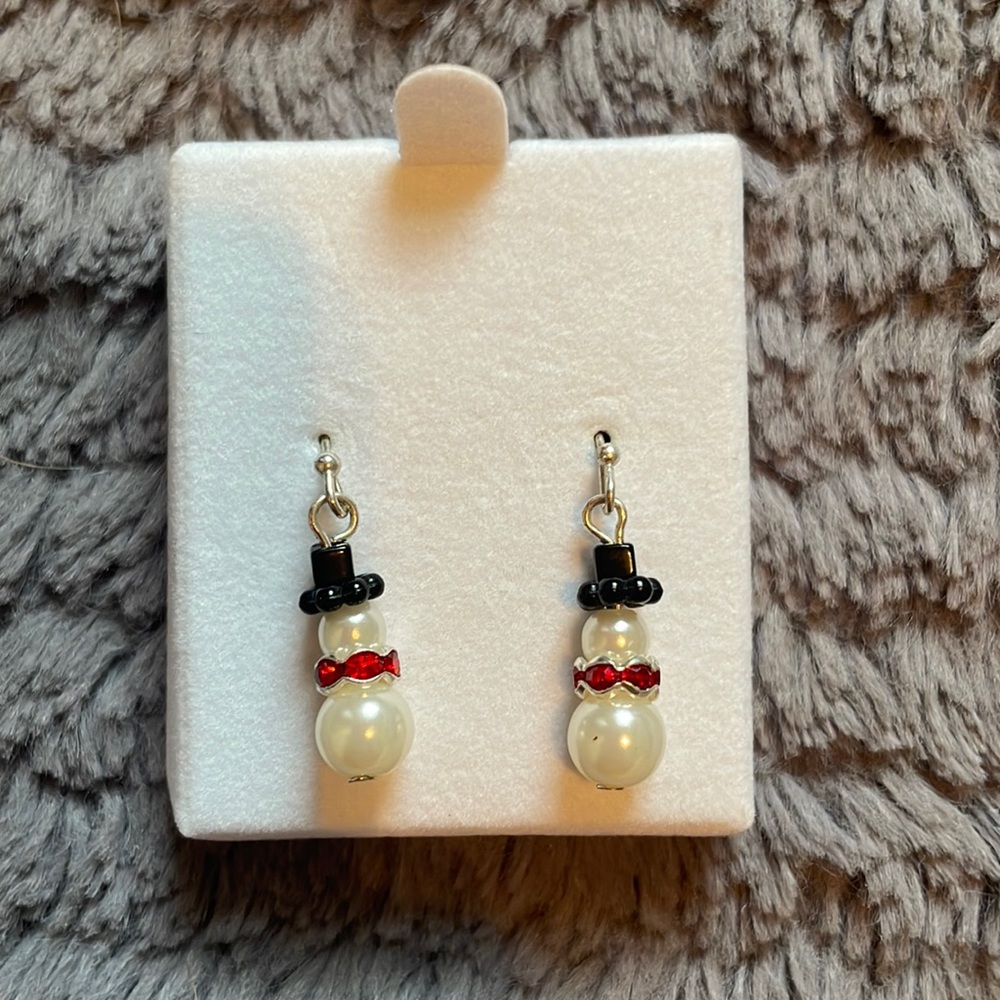Snowman dangle earrings